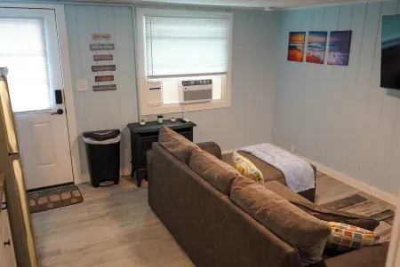 1st Floor Beach Access Studio Apartment U12 in Geneva