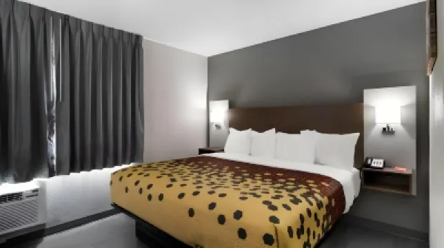 Econo Lodge Portage Hotels in 