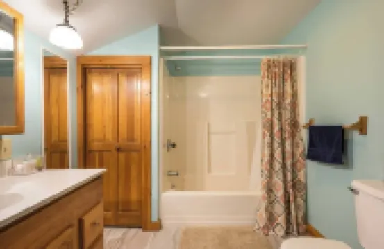 Peaceful Getaway - 12 Mins to Saratoga Race Track サラトガのホテル