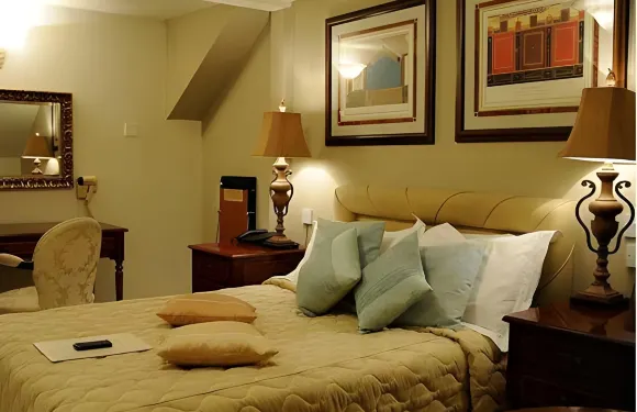 拉封丹義式餐廳附客房酒店