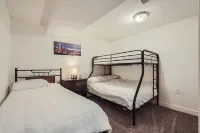 Tranquil 2-bed SeaTac Hideaway!