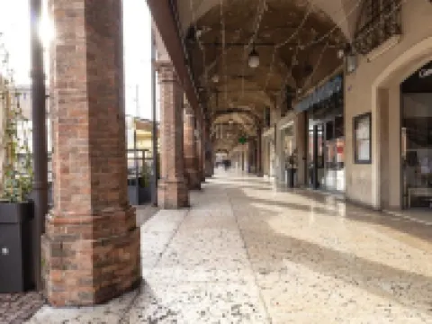 [Piazza Martiri]-In pieno centro sotto al Castello Hotels in Carpi