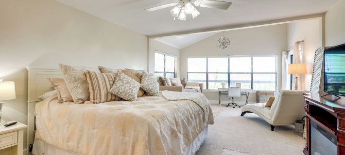 Canyon Lake Rental w/ Balcony & Lake Views Hotels in Comal County