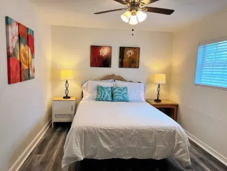 1bdr/1bthr near JAX downtown pet friendly 124B Отели в г. Дувал