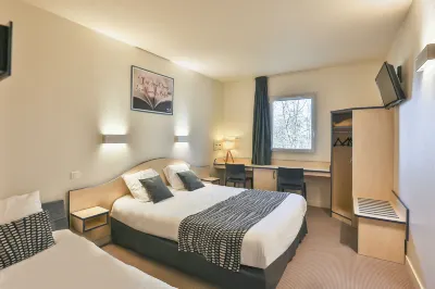 Ace Hôtel Vendée Saint Hermine Hotel dekat SG