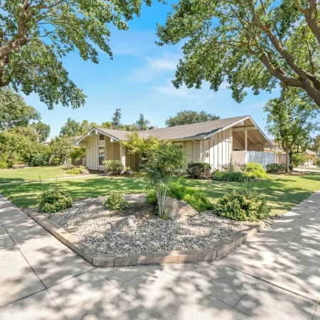Hot Tub, Game Room - 3 Bed: 2 Bath near Fig Garden Loop!