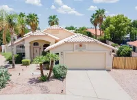 ☀️🌵Tropical Desert Oasis. HEATED Pool & Spa no charge. Private, large yard 🌴🏜 Hotels near Arizona Christian University