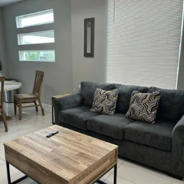 Majestic Apartment at Edinburg