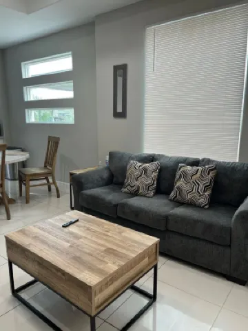 Majestic Apartment at Edinburg