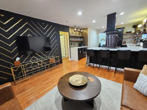 New! 2BD-Home with FAST Wi-Fi & FREE Parking!