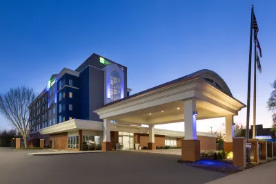 Holiday Inn Express AUGUSTA DOWNTOWN by IHG Hôtels à proximité de : Penny Saving Bank