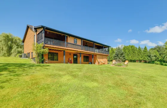 浪漫的阿夫頓逃跑，帶火坑和風景如畫的景色