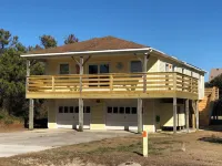 Quaint 4-bedroom cottage in Nags Head located just minutes from white silky sand - 4-Star