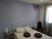 Villa in Provence, swimming pool, spa, sauna, between Cassis, Marseille Aix en Provence Hotels in Auriol