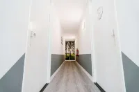 Lake House 10, Luxury 4 person Apartment with Lake View. Free parking