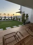 Modern 2-story beach house retreat with amazing view and privacy. Hôtels à proximité de : Bravo Golf Hotel Resort and Spa
