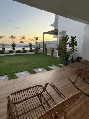 Modern 2-story beach house retreat with amazing view and privacy.