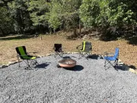 River Retreat with Kayaks, Firepits, Stars Отели рядом с достопримечательностью «Mercury Paper»