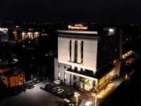 Hotel Saffron Crest