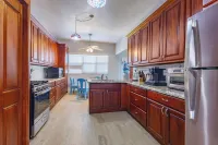 Seafront house in beautiful Corozal Town that sleeps 6 with a fenced-in yard. Hotels in Corozal