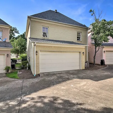 Large, Elegant Home < 2 Miles to Ole Miss!