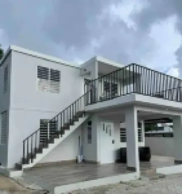 Spacious 5-bedroom beach house with Private Pool in charming Combate