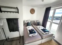 Business apartment with WIFI, elevator & free parking Hotels in NeusaB