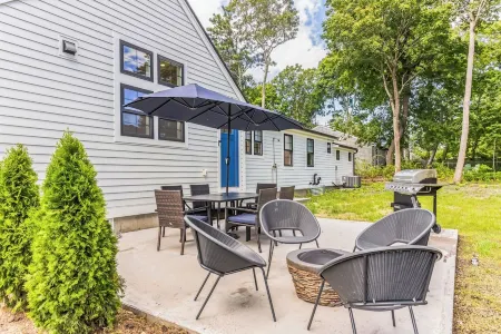 Luxury Hyannis Center Retreat