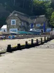 Balcony Seaview 2 bedroom luxury apartment. Coastal Retreat. 1 min walk to beach