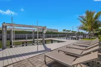 Marco Luxe Retreat / Waterfront