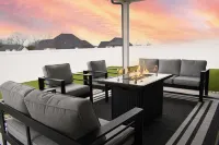 NEW! Home Theater - Game Room - 5BR 3.5 Bath near multiple attractions!