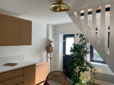 Small two-room house 5 minutes from Chantilly! 古維約酒店