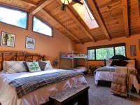 Cozy 3-bedroom cabin in superb Arnold with WiFi and a Spa Hotels in Arnold