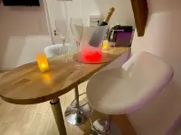 Suite Romantique Spicy Kiss Avec Pièce Secrète Hotels in Lannion