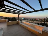 Spacious 5-bedroom uphill villa with WiFi, AC in delightful Palm Hills district