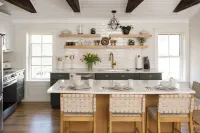 Charming 2-bedroom escape in the center of historic Wickford Village Hotels in North Kingstown