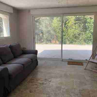 Holiday rent in a provencal house. Capacity: 2/4 people Others