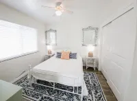 Old Palm Springs Style Apartment!