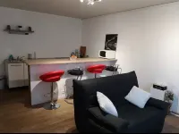 Lananas, Maison Avec Piscine Hôtels à : Riorges