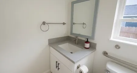 3-bedroom house in lovely Monrovia with WiFi, AC. Enjoy your stay Отели в г. Монровия