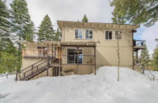 Mahogany by AvantStay Snowbird Cabin w Full Chamberlands Access Hotels in Homewood