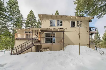 Mahogany by AvantStay Snowbird Cabin w Full Chamberlands Access