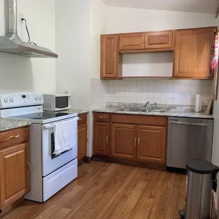 3-bedroom house in charming Champaign 6 minutes from State Farm Center