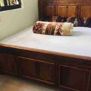 house, family stay, Masai guard, kitchen utensils, private washrooms Rooms