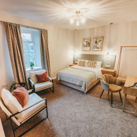 The Postman’s Hut — a stunning, newly refurbished retreat in the heart of Amble.