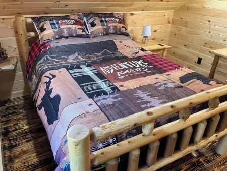 Creekside Cabin with Lake Access , Brand new build !!!