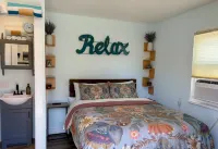 Charming pet friendly studio 350 feet away from the Rodanthe Pier and the beach.