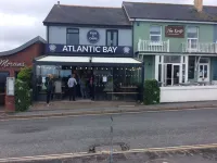 The Lobster Pot. Fabulous  2 bedroom Apartment overlooking the Beach/Green