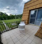 ONLY 8 Minutes away from Beaches