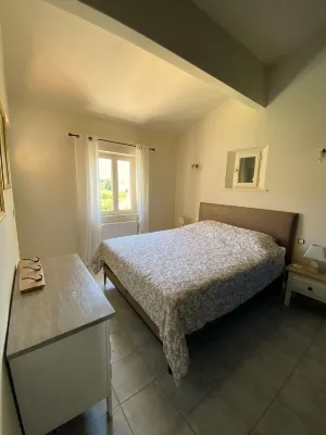 Mooie Woning met Zwembad Tussen de Olijfbomen